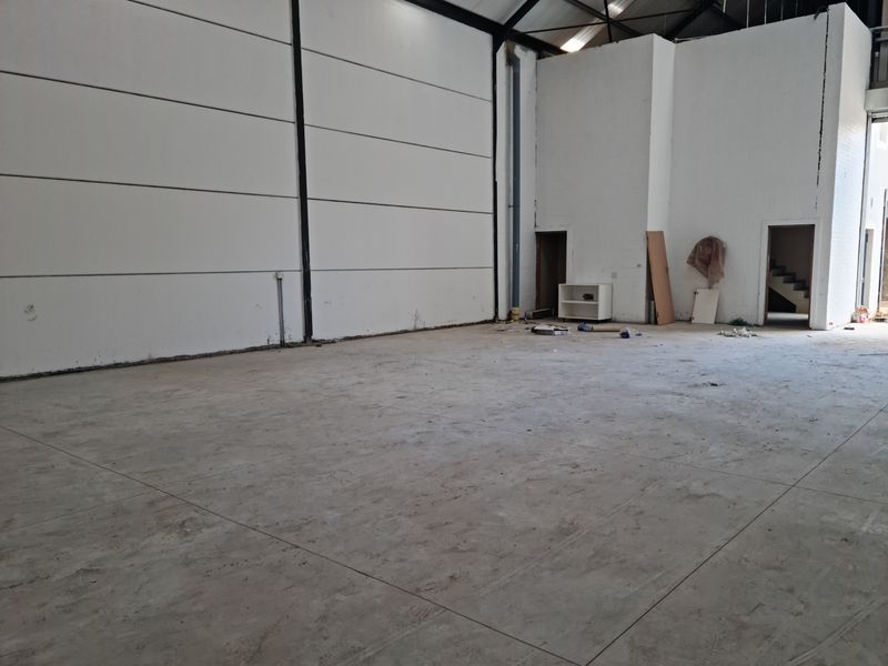 370m2 Industrial Warehouse To Let in Firgrove , Somerset West - Brand New - Photo 6