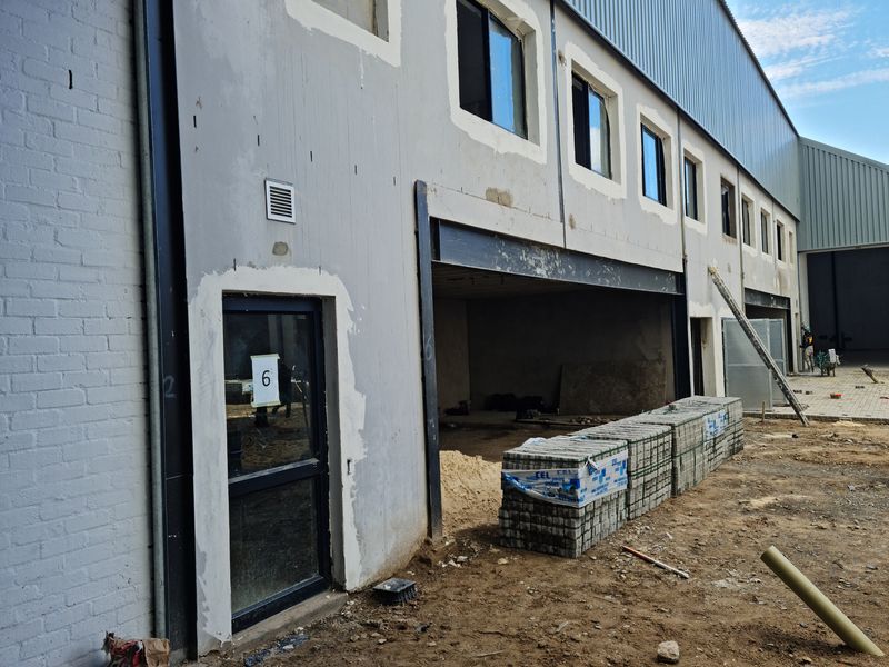 370m2 Industrial Warehouse To Let in Firgrove , Somerset West - Brand New - Photo 2