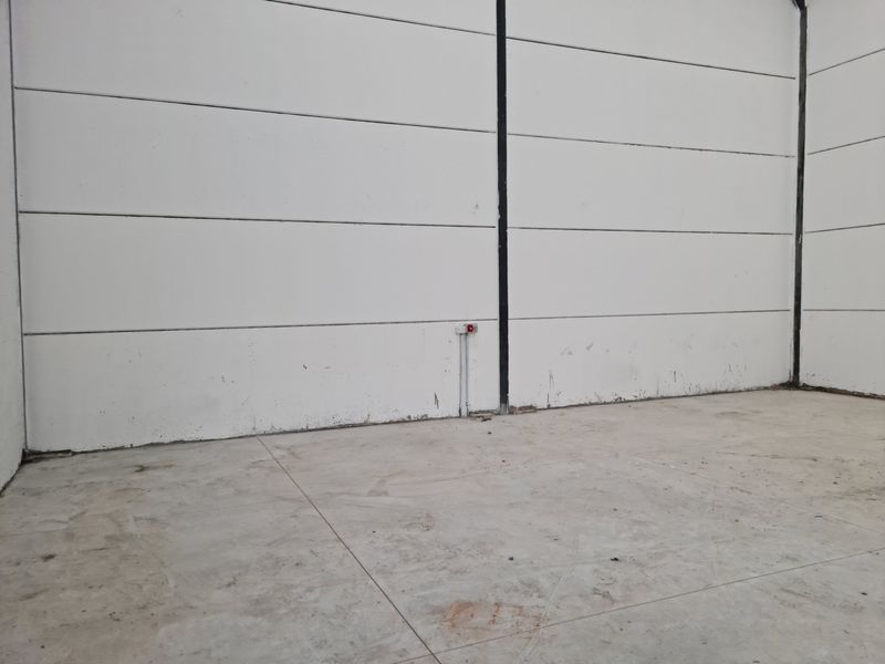 370m2 Industrial Warehouse To Let in Firgrove , Somerset West - Brand New - Photo 5