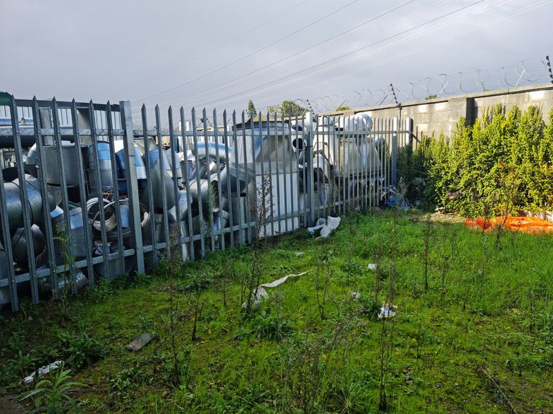 316m2 Industrial Warehouse with small enclosed Yard To Let in Blackheath Industria. - Photo 10