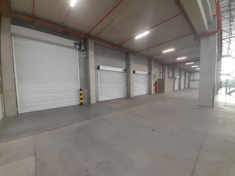 6 569m2 Industrial Factory Warehouse / To Let in the Bellville South @ R 591 210.00  excluding VAT - Photo 3
