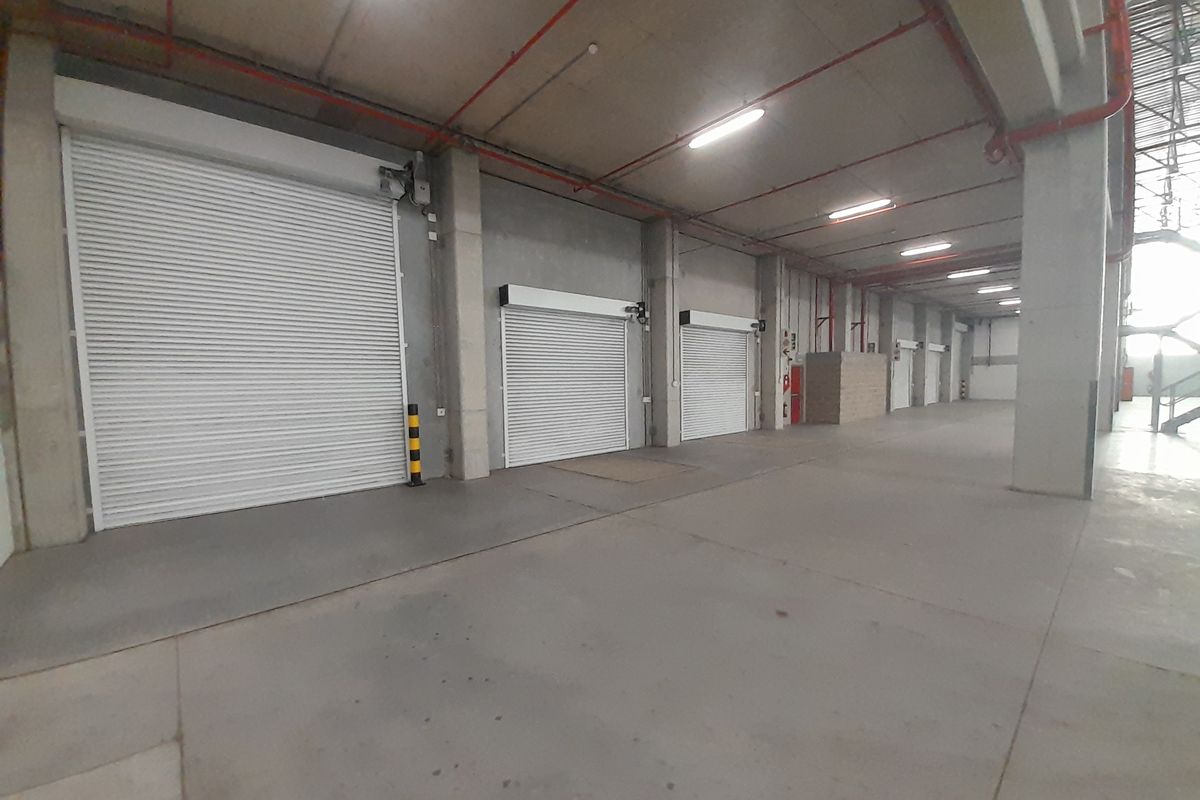 6 569m2 Industrial Factory Warehouse / To Let in the Bellville South @ R 591 210.00  excluding VAT - Photo 3