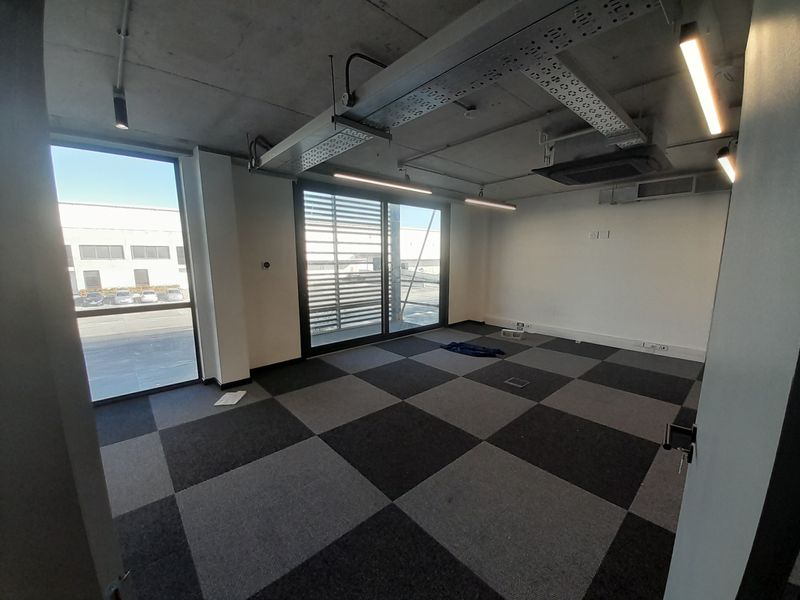 6 569m2 Industrial Factory Warehouse / To Let in the Bellville South @ R 591 210.00  excluding VAT - Photo 10