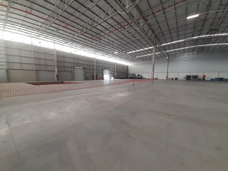 6 569m2 Industrial Factory Warehouse / To Let in the Bellville South @ R 591 210.00  excluding VAT - Photo 5