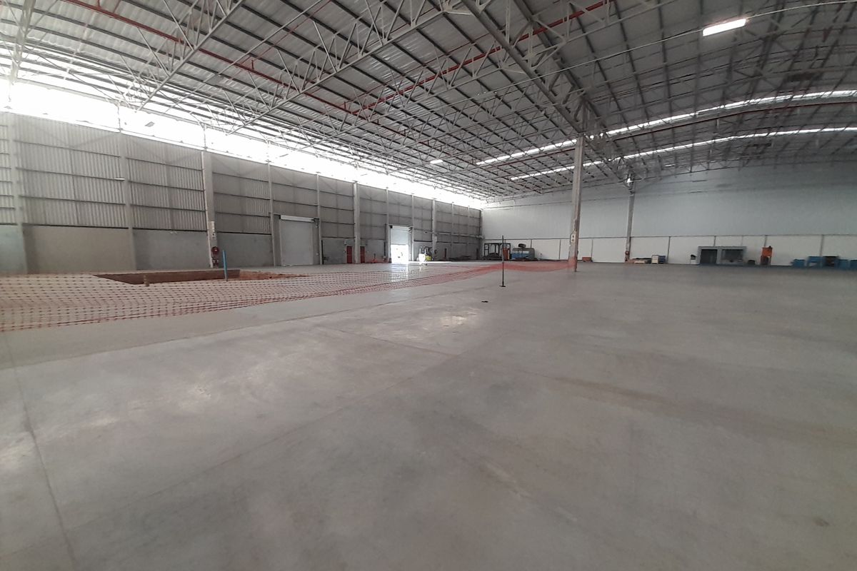 6 569m2 Industrial Factory Warehouse / To Let in the Bellville South @ R 591 210.00  excluding VAT - Photo 5