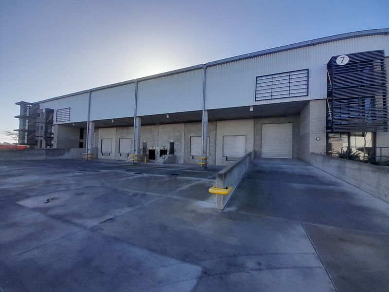 6 569m2 Industrial Factory Warehouse / To Let in the Bellville South @ R 591 210.00  excluding VAT - Photo 2