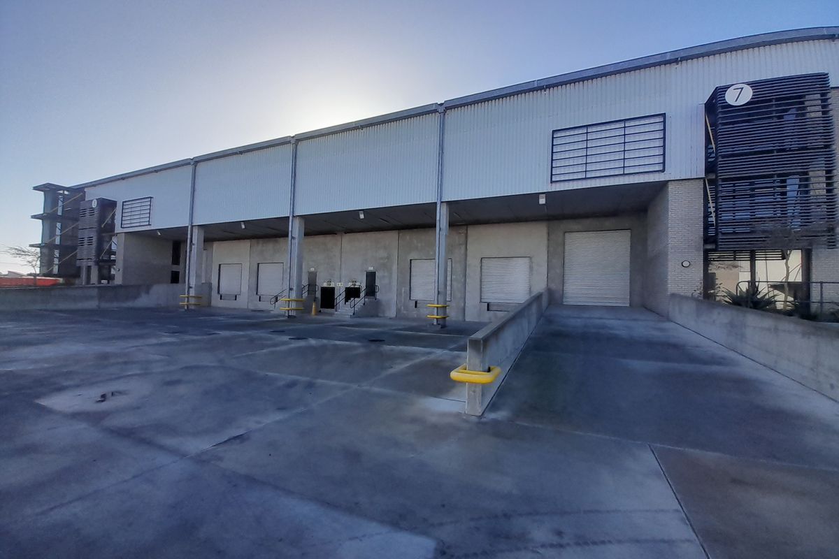 6 569m2 Industrial Factory Warehouse / To Let in the Bellville South @ R 591 210.00  excluding VAT - Photo 2