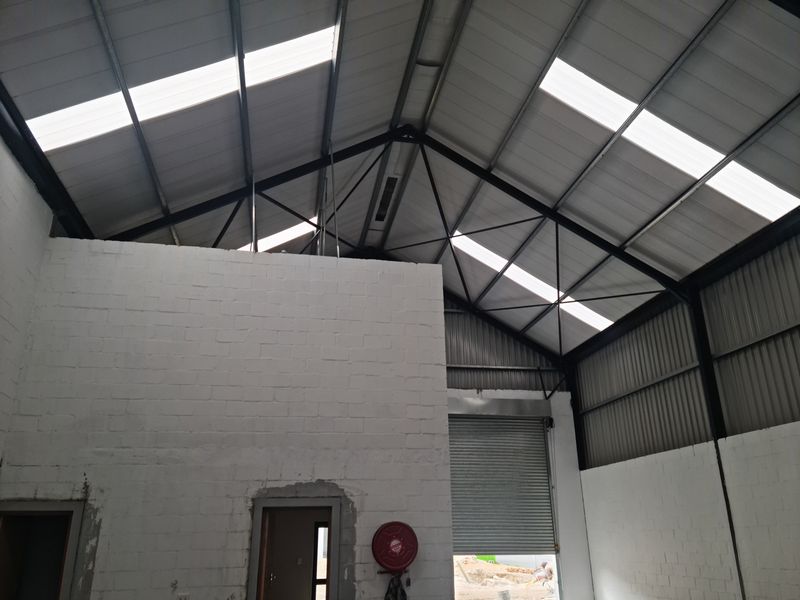Brand New  200m2 Industrial Warehouse To Let in Firgrove , Somerset West. - Photo 7