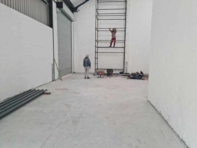 Brand New  200m2 Industrial Warehouse To Let in Firgrove , Somerset West. - Photo 6