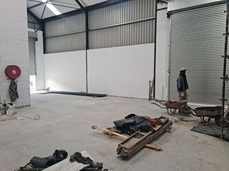 Brand New  200m2 Industrial Warehouse To Let in Firgrove , Somerset West. - Photo 4