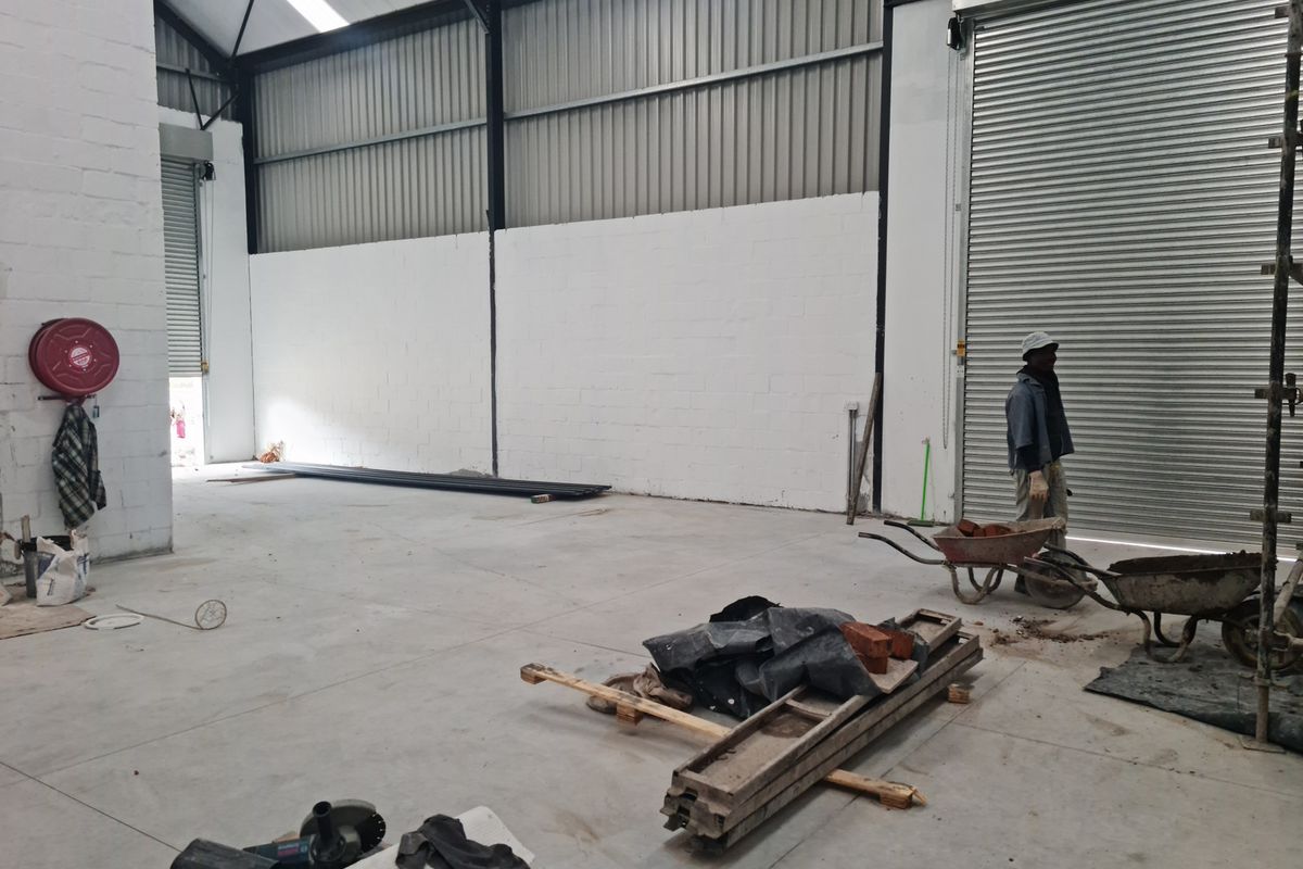 Brand New  200m2 Industrial Warehouse To Let in Firgrove , Somerset West. - Photo 4