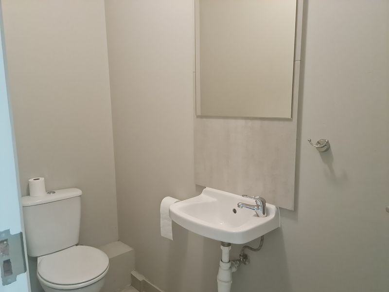 Modern 650m2 Industrial Warehouse To Let in Firgrove , Somerset West - Photo 9