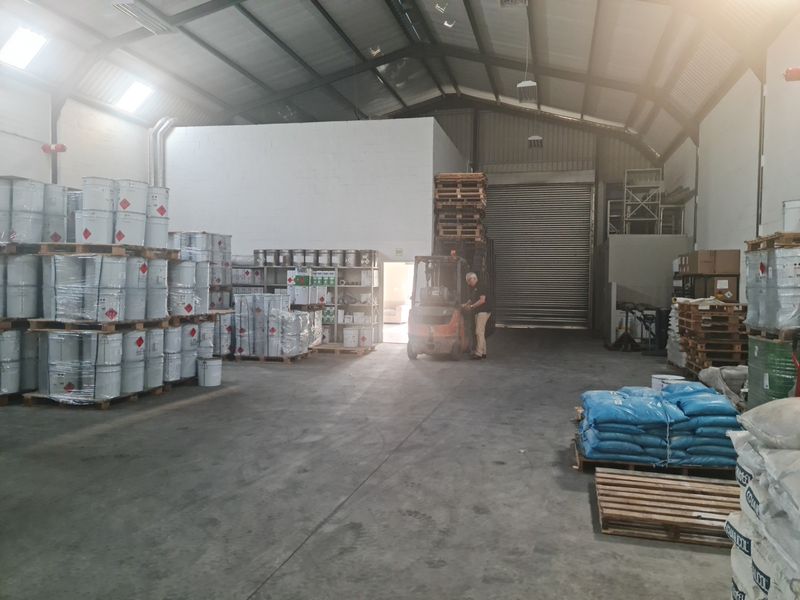 Modern 650m2 Industrial Warehouse To Let in Firgrove , Somerset West - Photo 6