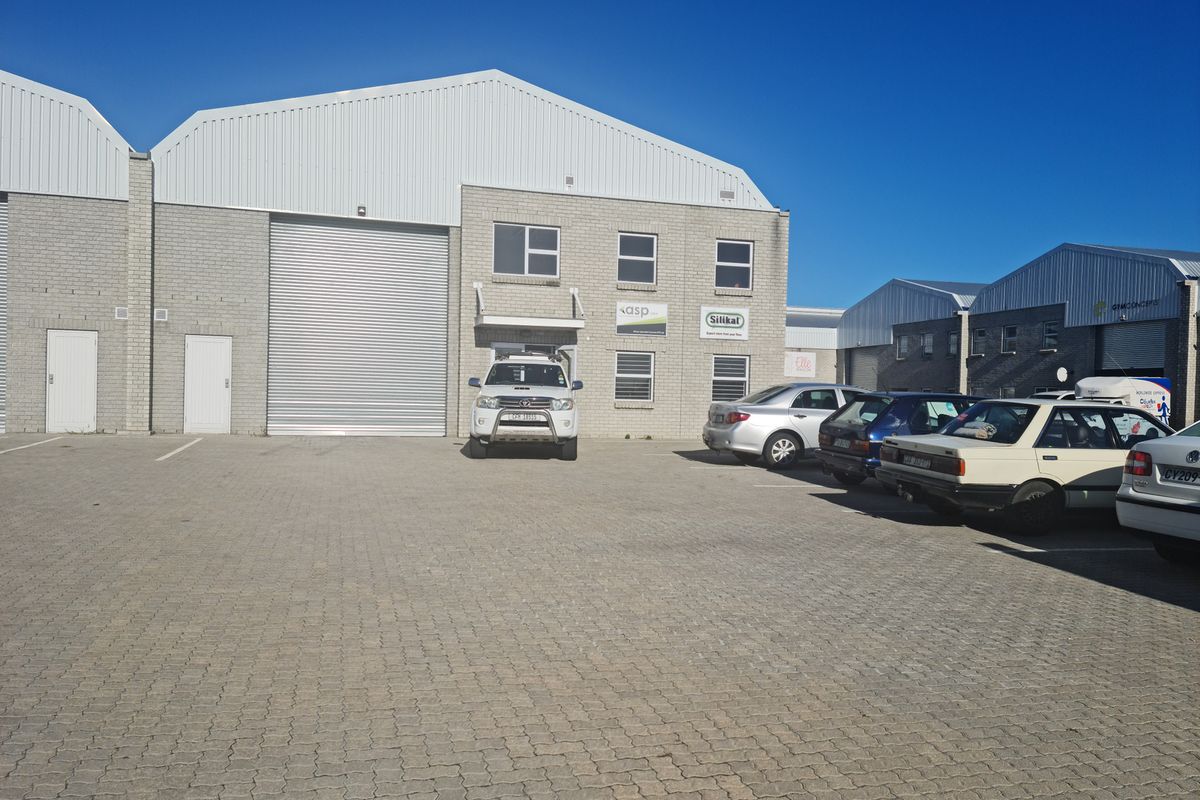 Modern 650m2 Industrial Warehouse To Let in Firgrove , Somerset West - Photo 2
