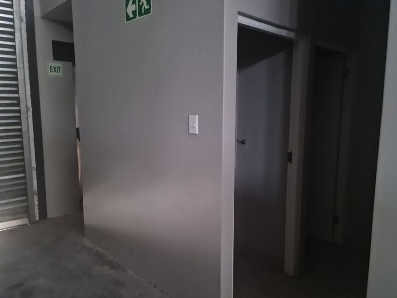 Modern 650m2 Industrial Warehouse To Let in Firgrove , Somerset West - Photo 5
