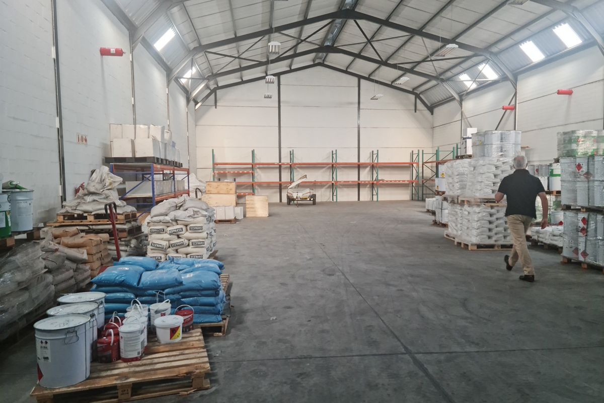 Modern 650m2 Industrial Warehouse To Let in Firgrove , Somerset West - Photo 3
