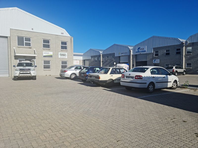 Modern 650m2 Industrial Warehouse To Let in Firgrove , Somerset West - Photo 4
