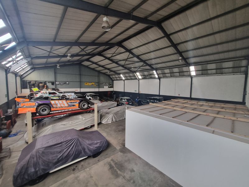 707m2 Industrial Warehouse To Let in Brackenfell @ R 45 955.00  excluding VAT - Photo 8