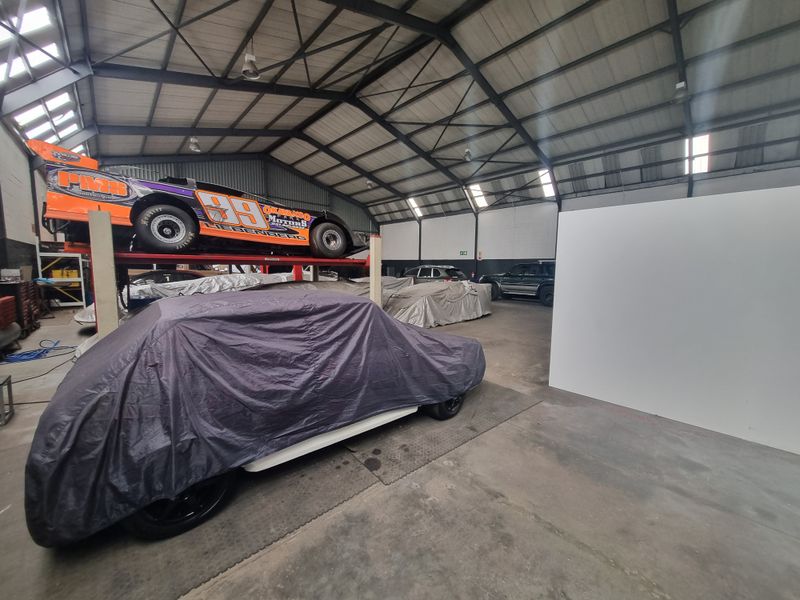 707m2 Industrial Warehouse To Let in Brackenfell @ R 45 955.00  excluding VAT - Photo 2