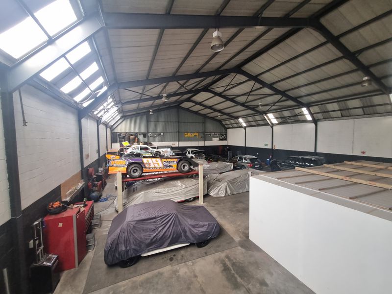 707m2 Industrial Warehouse To Let in Brackenfell @ R 45 955.00  excluding VAT - Photo 9