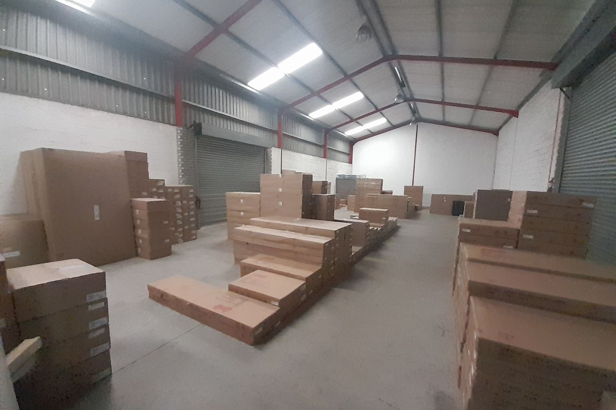 400m2 Industrial  Warehouse Unit To Let in Brackenfell @ R 26 000.00  excluding VAT - Photo 2