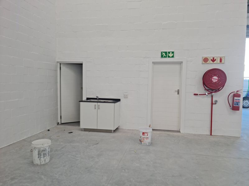 Warehouse Rental Monthly In Somerset West - Photo 9
