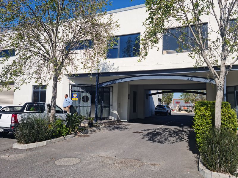 310m2 Commercial Industrial Warehouse - Double Storey - To Let in Saxenburg Park. - Photo 10