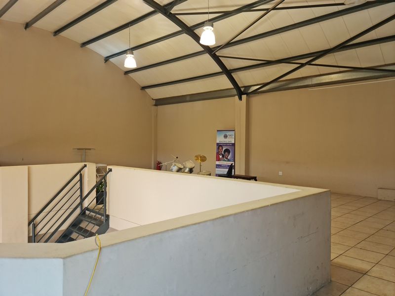 310m2 Commercial Industrial Warehouse - Double Storey - To Let in Saxenburg Park. - Photo 8