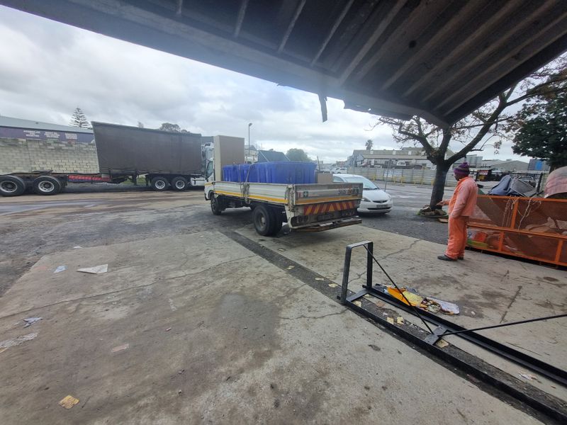 150m2 Industrial Warehouse To Let in Brackenfell Industrial @ R 11 000.00 excluding VAT - Photo 8