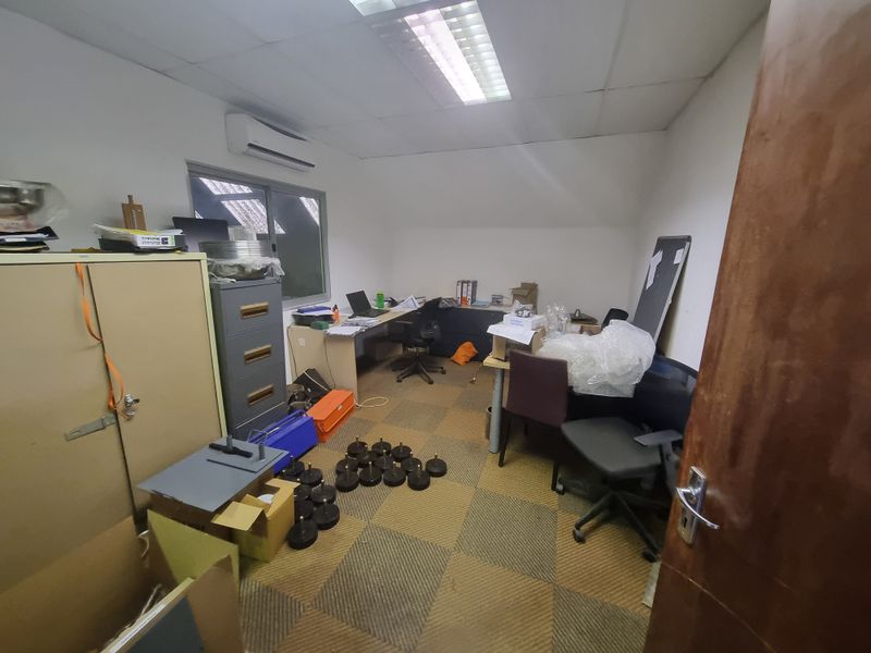 150m2 Industrial Warehouse To Let in Brackenfell Industrial @ R 11 000.00 excluding VAT - Photo 6