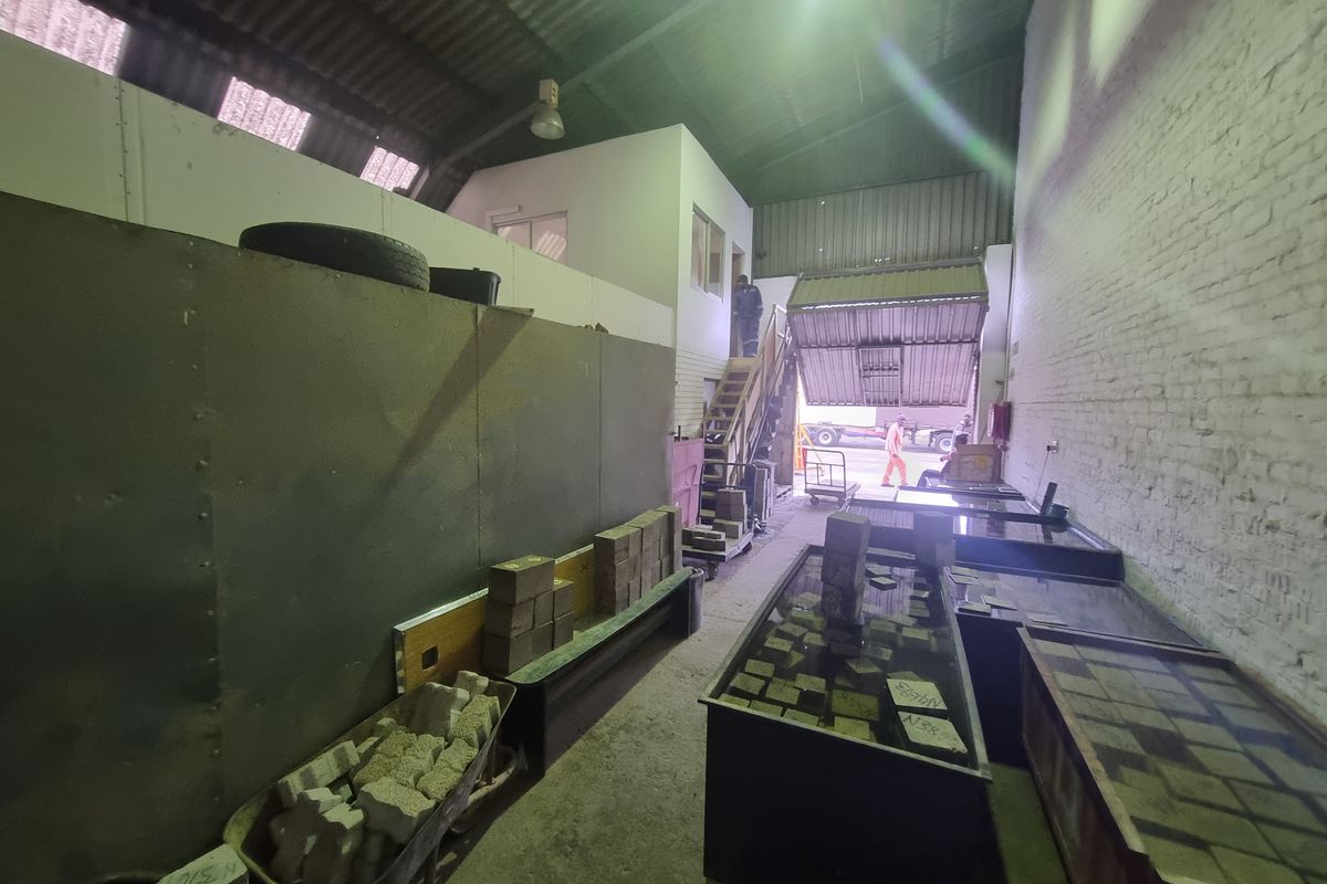 150m2 Industrial Warehouse To Let in Brackenfell Industrial @ R 11 000.00 excluding VAT - Photo 5