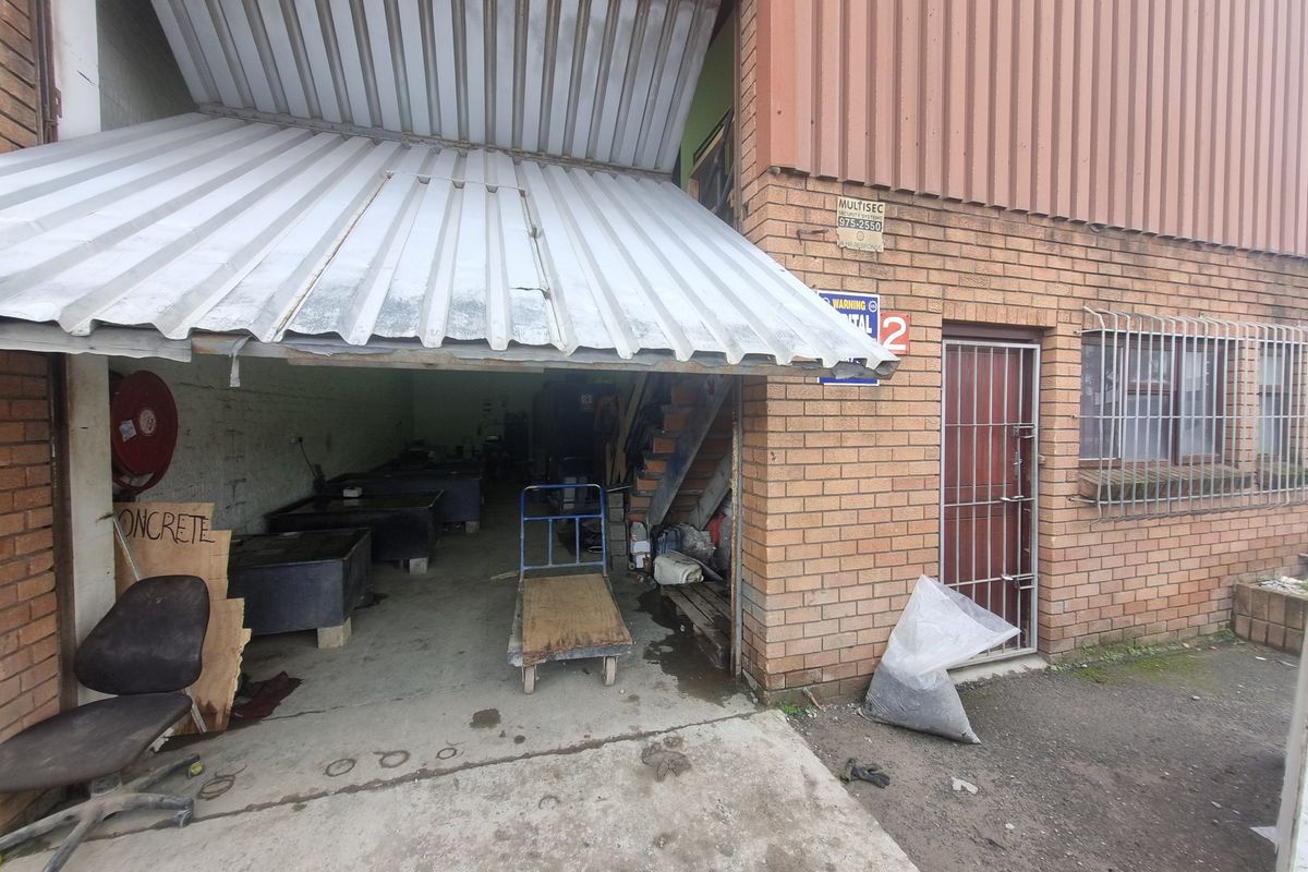 150m2 Industrial Warehouse To Let in Brackenfell Industrial @ R 11 000.00 excluding VAT - Photo 2