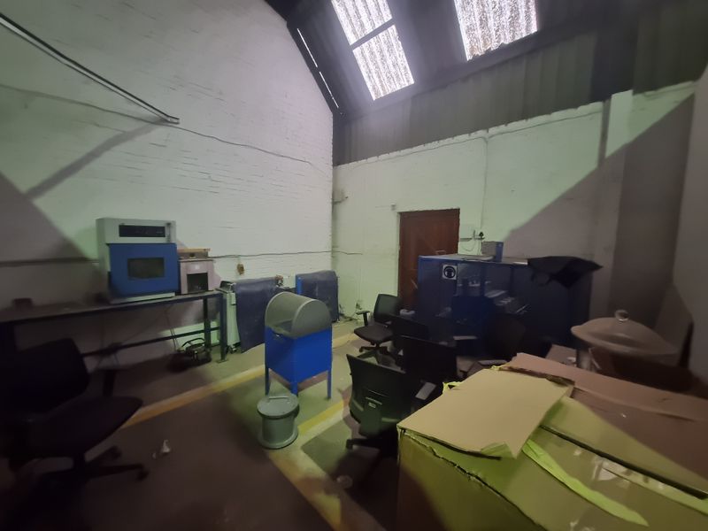 150m2 Industrial Warehouse To Let in Brackenfell Industrial @ R 11 000.00 excluding VAT - Photo 9