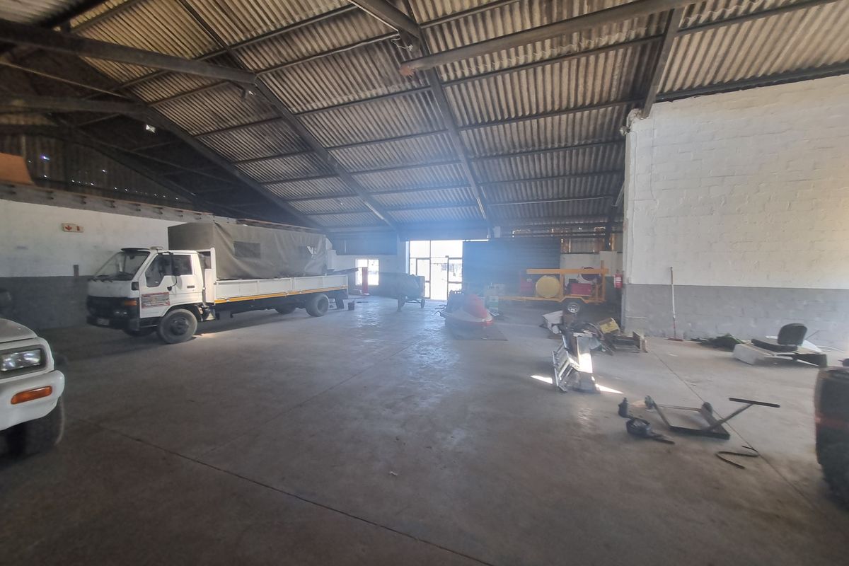 400m2 Industrial Warehouse To Let in Brackenfell Industrial@ R36 000.00 excluding VAT - Photo 4