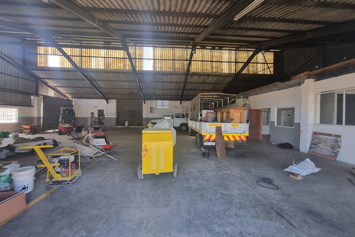 400m2 Industrial Warehouse To Let in Brackenfell Industrial@ R36 000.00 excluding VAT - Photo 3
