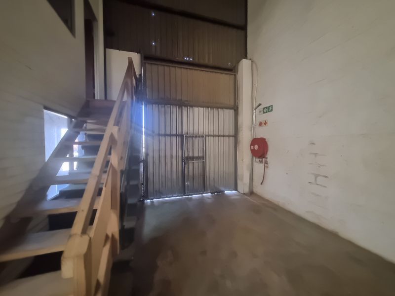 150m2 Industrial Factory Warehouse To Let in Brackenfell Industrial @ R 11 000.00 excluding VAT - Photo 4
