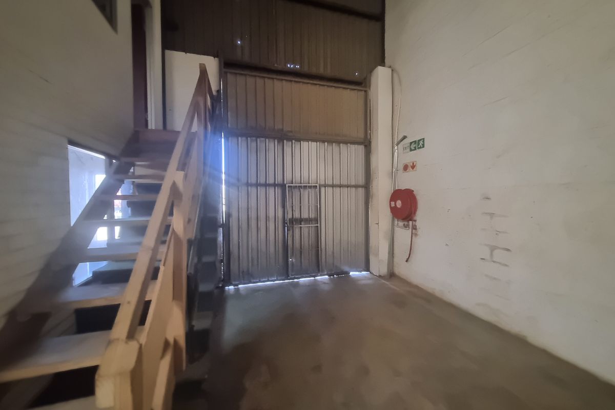 150m2 Industrial Factory Warehouse To Let in Brackenfell Industrial @ R 11 000.00 excluding VAT - Photo 4