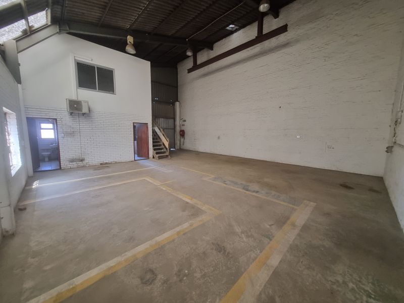 150m2 Industrial Factory Warehouse To Let in Brackenfell Industrial @ R 11 000.00 excluding VAT - Photo 2