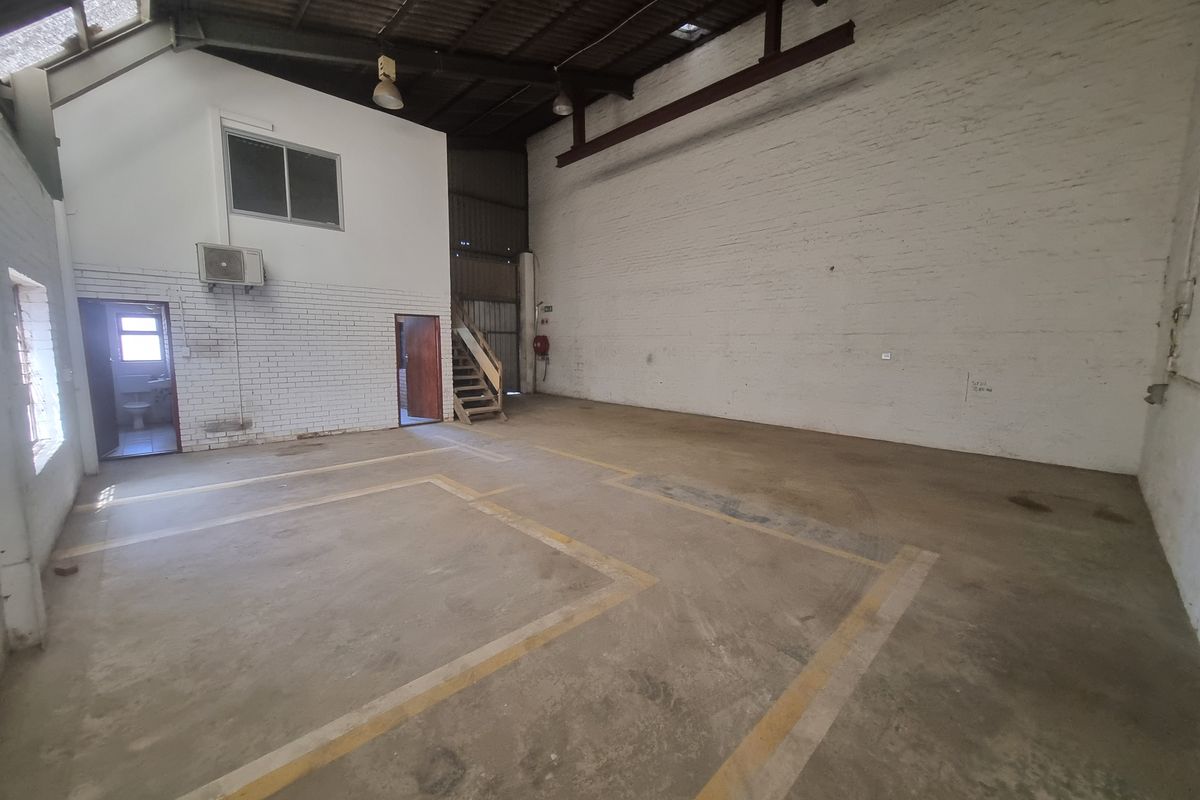 150m2 Industrial Factory Warehouse To Let in Brackenfell Industrial @ R 11 000.00 excluding VAT - Photo 2