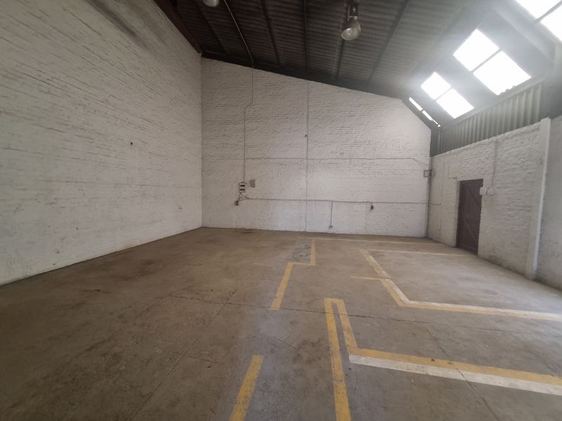 150m2 Industrial Factory Warehouse To Let in Brackenfell Industrial @ R 11 000.00 excluding VAT - Photo 3