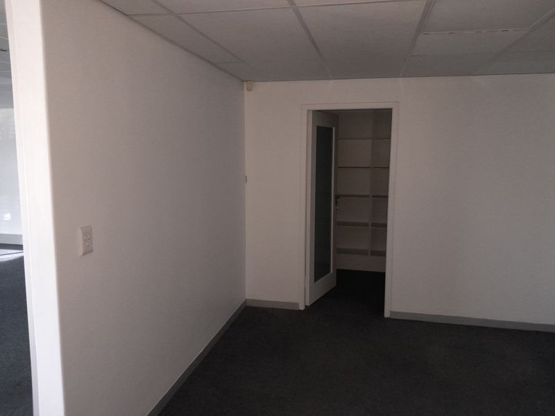 794m2 Industrial Warehouse To Let in the Brackengate Business Park @ R 75 430.00 excluding VAT - Photo 10