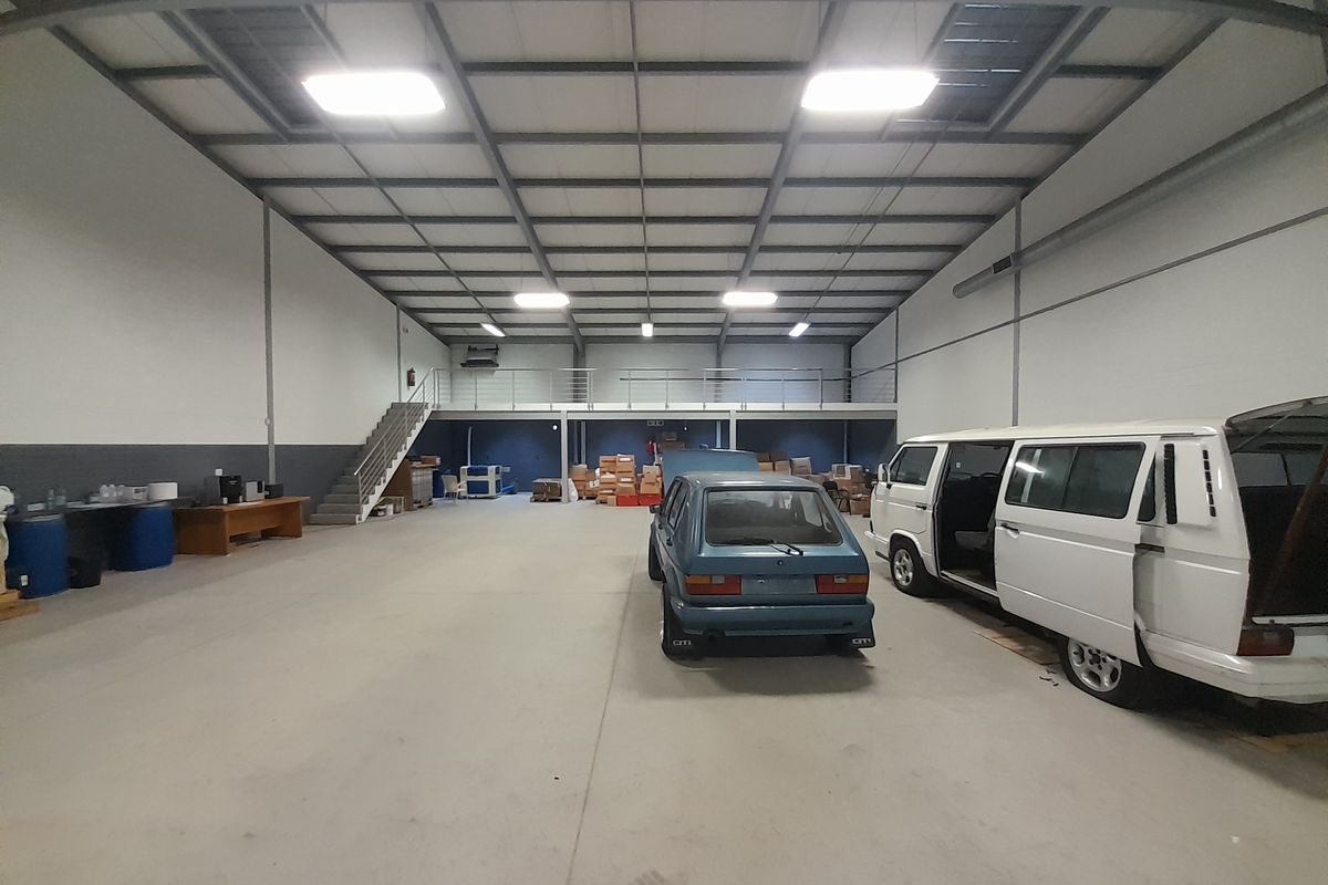 794m2 Industrial Warehouse To Let in the Brackengate Business Park @ R 75 430.00 excluding VAT - Photo 3