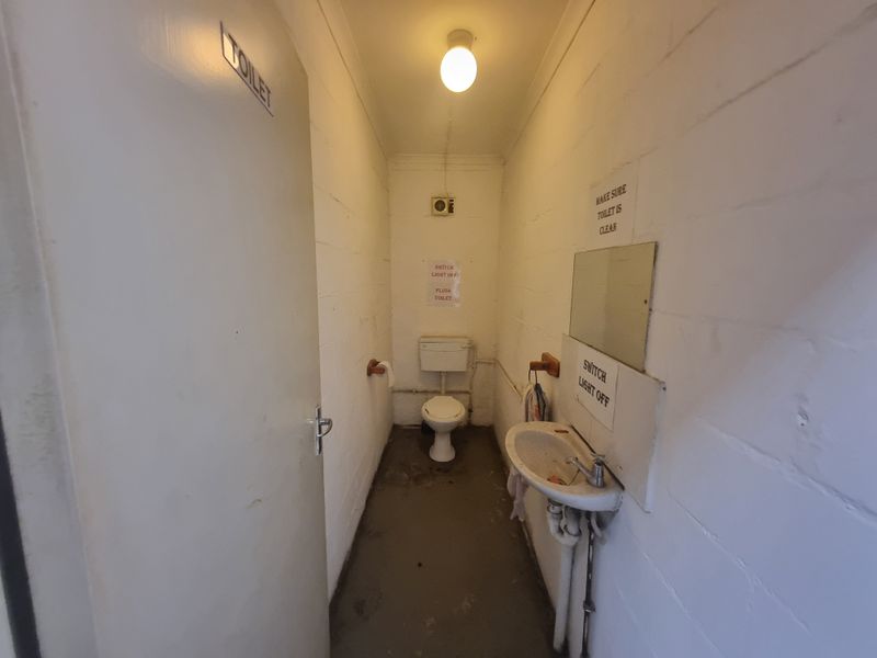 430m2 Industrial Factory Warehouse To Let in Brackenfell @ R 29 500.00  excluding VAT - Photo 9