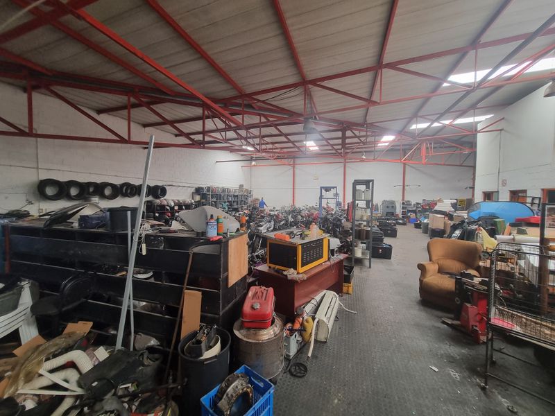 430m2 Industrial Factory Warehouse To Let in Brackenfell @ R 29 500.00  excluding VAT - Photo 2
