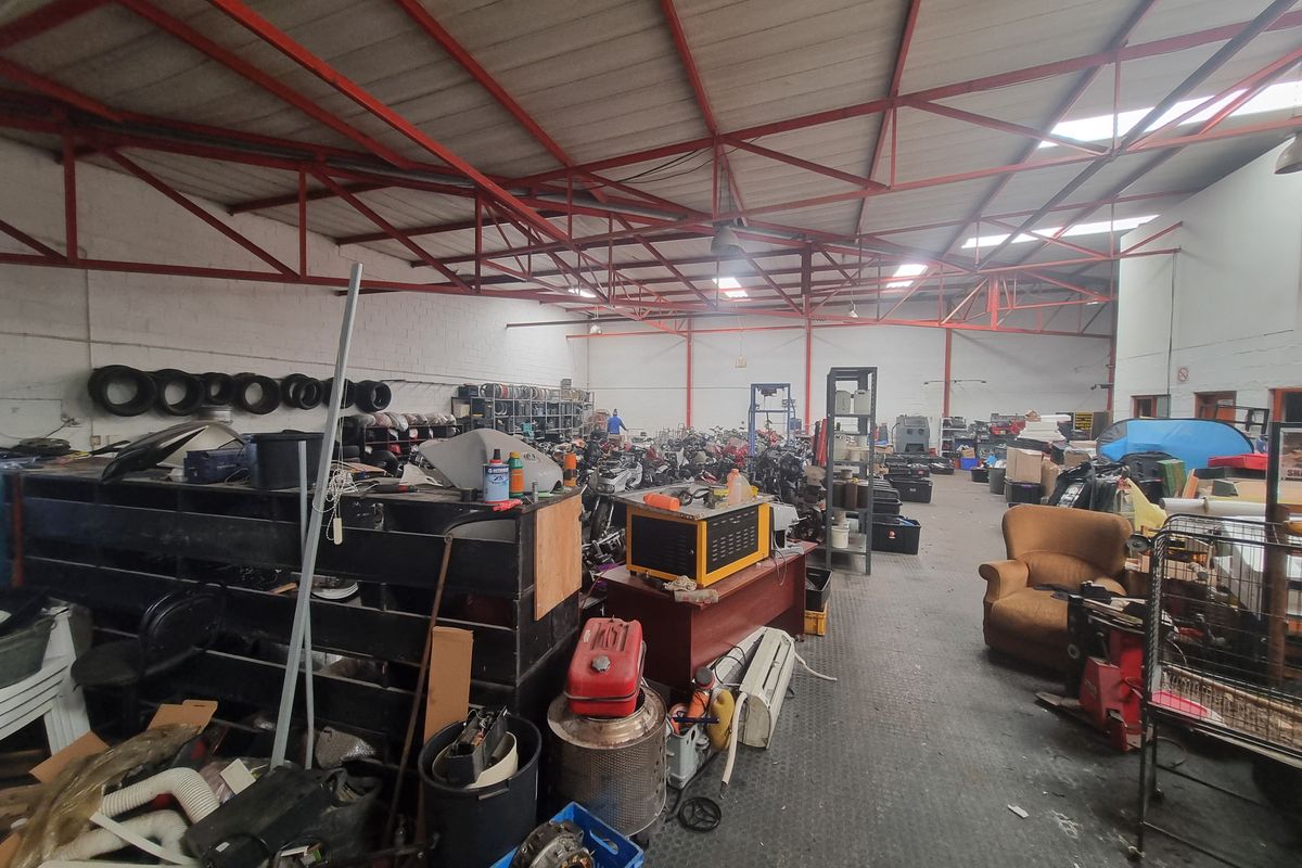 430m2 Industrial Factory Warehouse To Let in Brackenfell @ R 29 500.00  excluding VAT - Photo 2