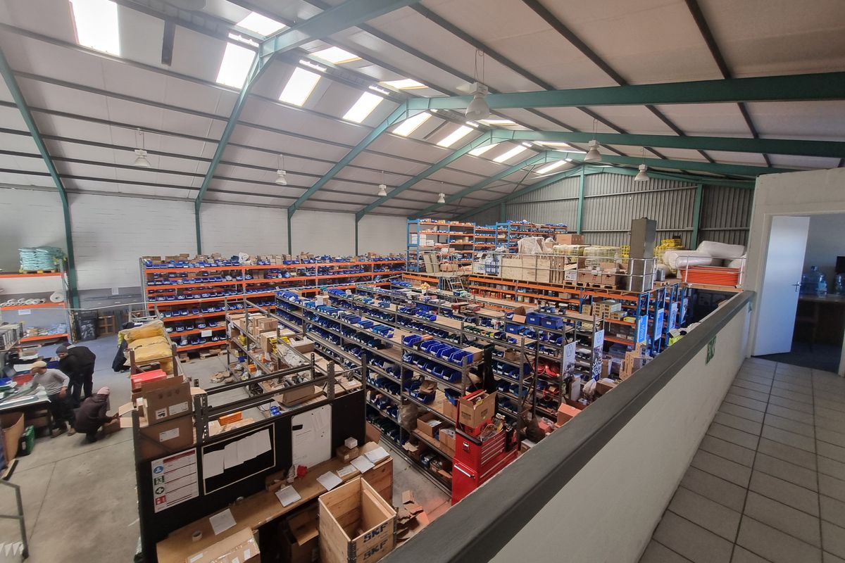 1000m2 Warehouse To Let in Stikland@ R 70 000.00 excluding VAT - Photo 2