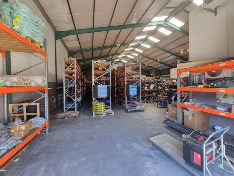 1000m2 Warehouse To Let in Stikland@ R 70 000.00 excluding VAT - Photo 4