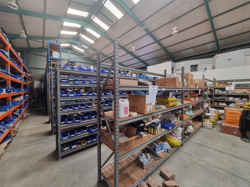 1000m2 Warehouse To Let in Stikland@ R 70 000.00 excluding VAT - Photo 5