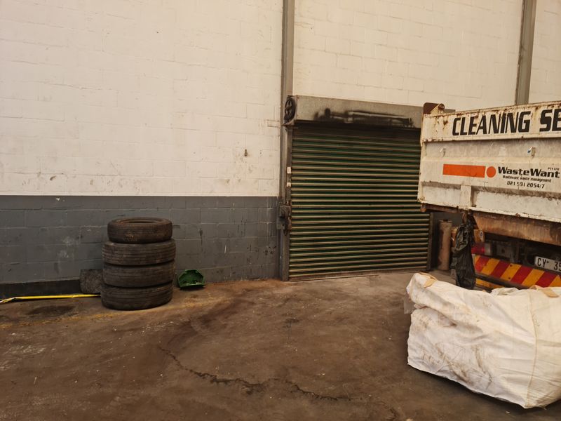 545m2 Factory with Yard To Let in Blackheath Industrial. - Photo 10