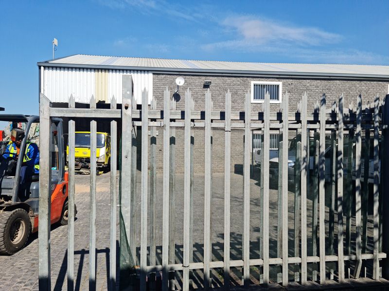 545m2 Factory with Yard To Let in Blackheath Industrial. - Photo 5